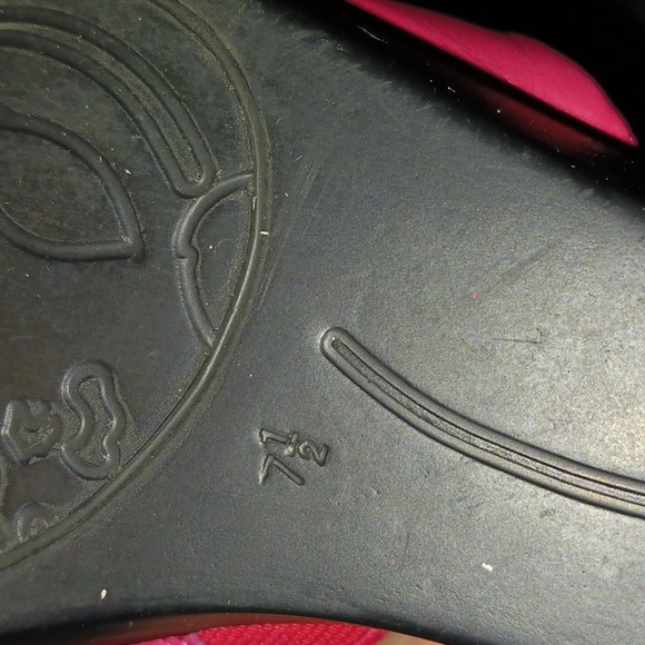 Bandolino Slip-On Wedges Leather - Like New - Picture 16 of 16